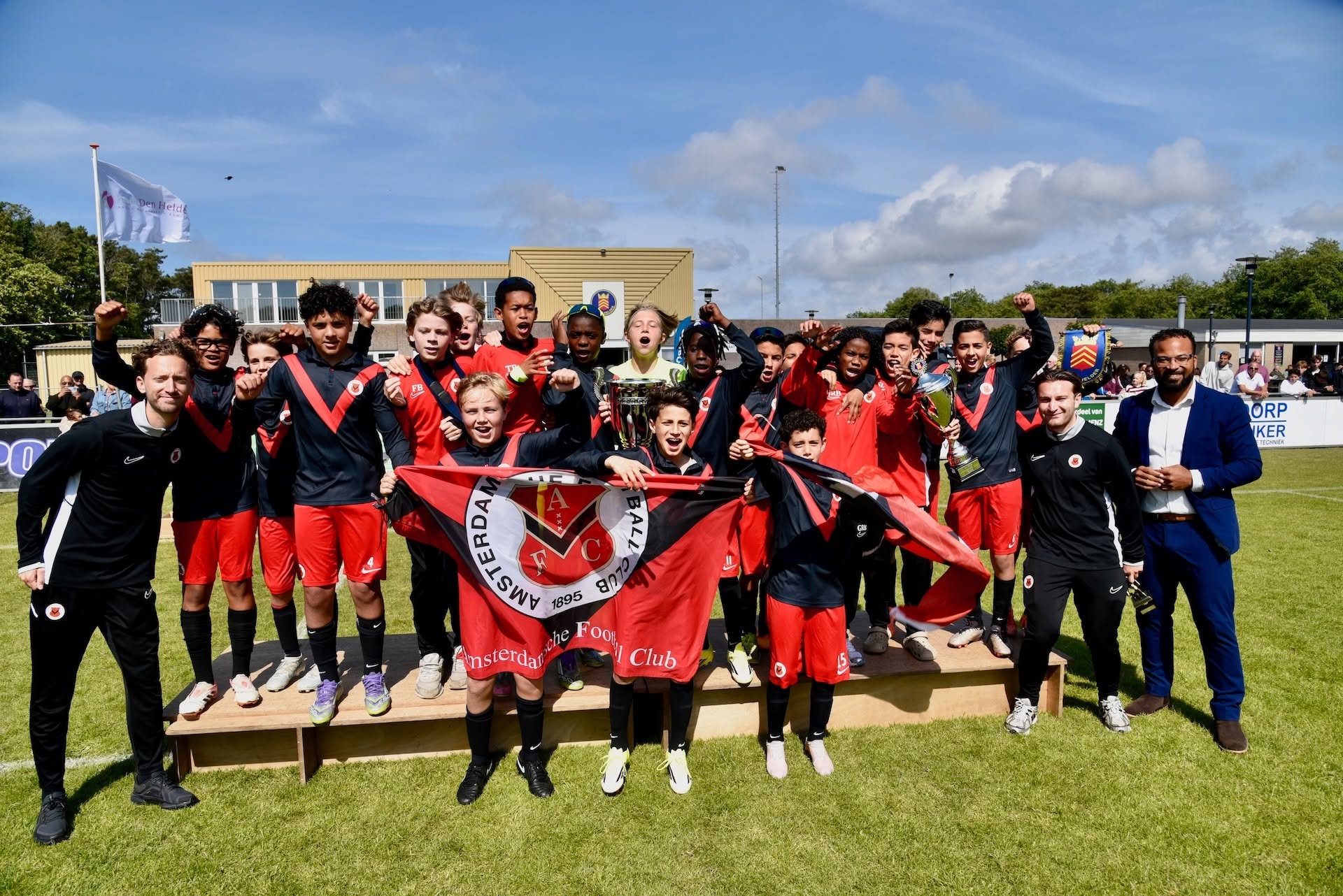 AFC Amsterdam winnaar Internationaal JO13-1 toernooi!