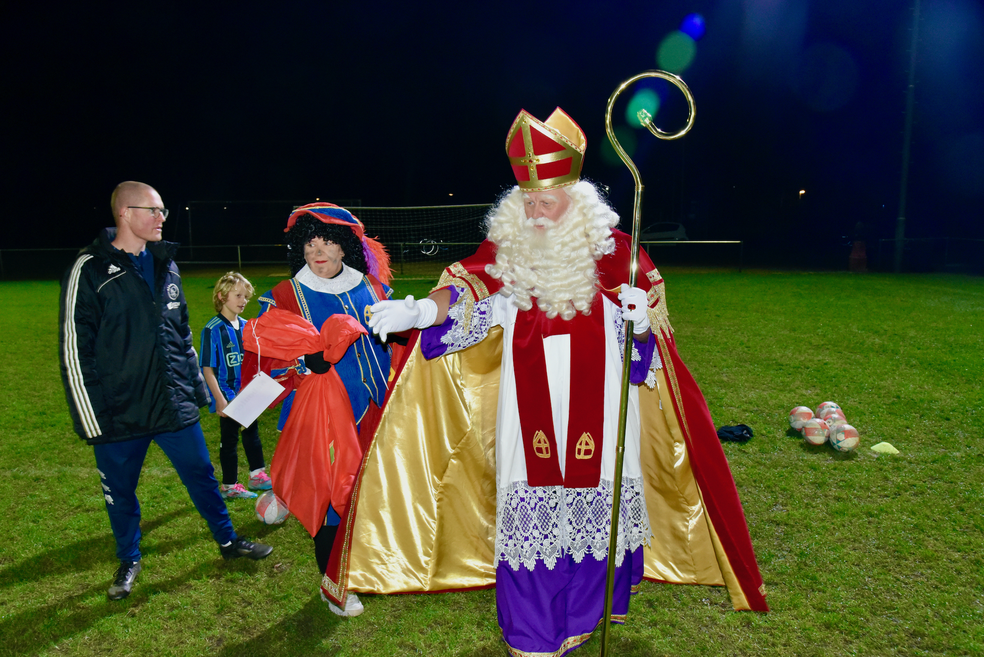 Sinterklaas bezoekt trainingen jongste jeugd!