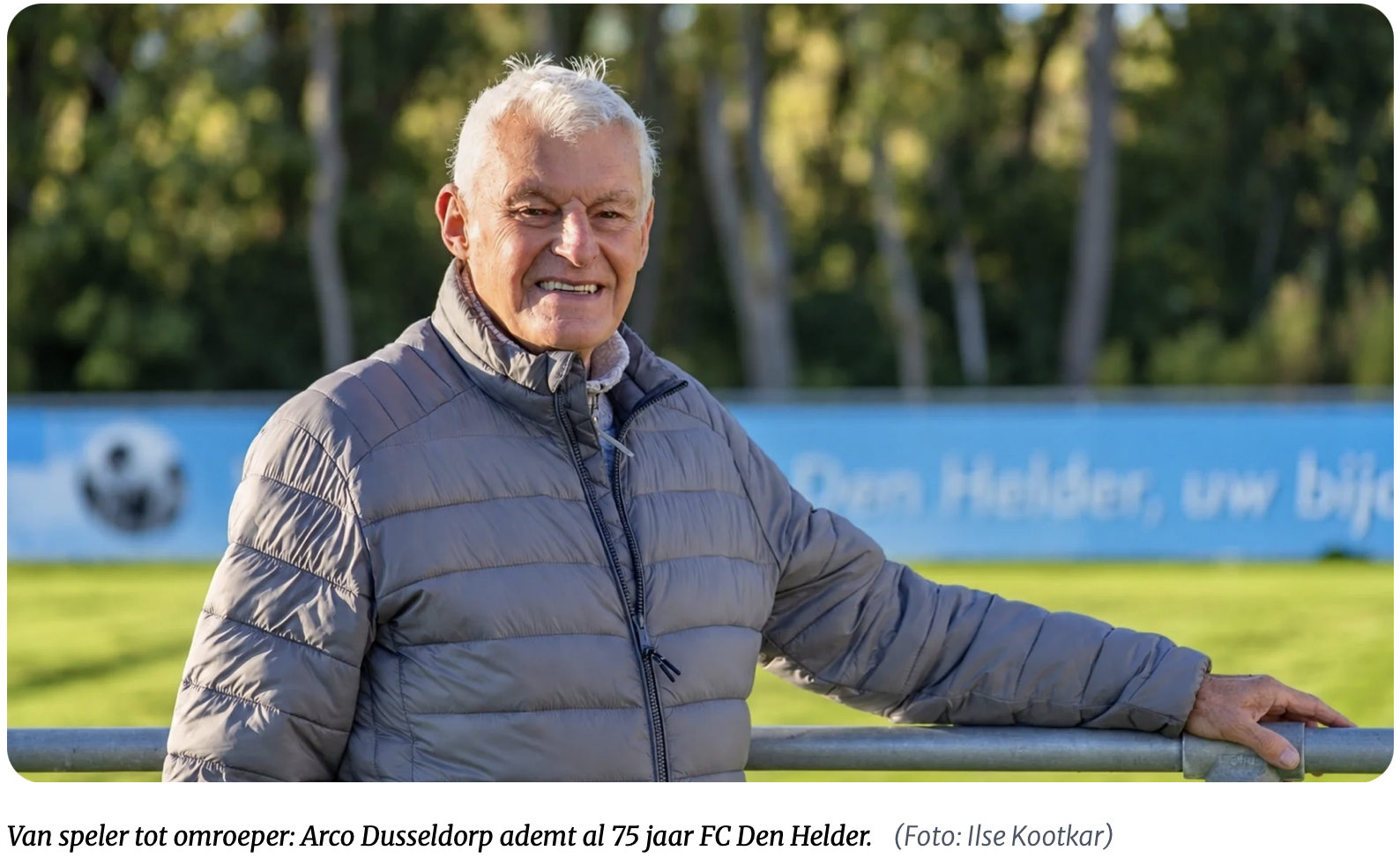 Clubicoon Arco (85) al 75 jaar onafscheidelijk van FC Den Helder: ‘Ik heb zelfs mijn eigen stoel op de tribune!’